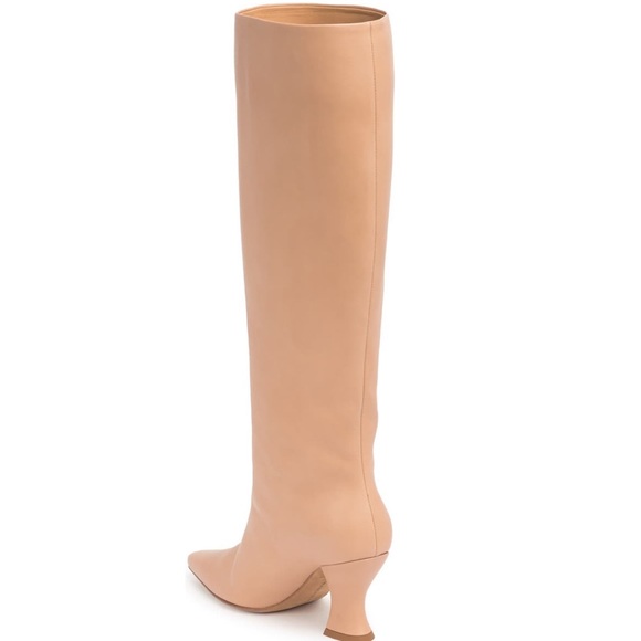 Bottega Veneta Leather Pull-On Boot - Picture 6 of 15